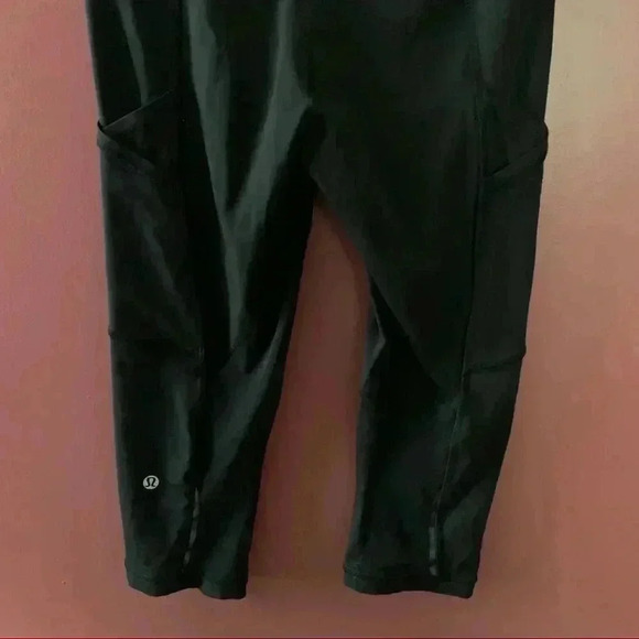Lululemon Black Capris Side Pockets - Picture 9 of 11